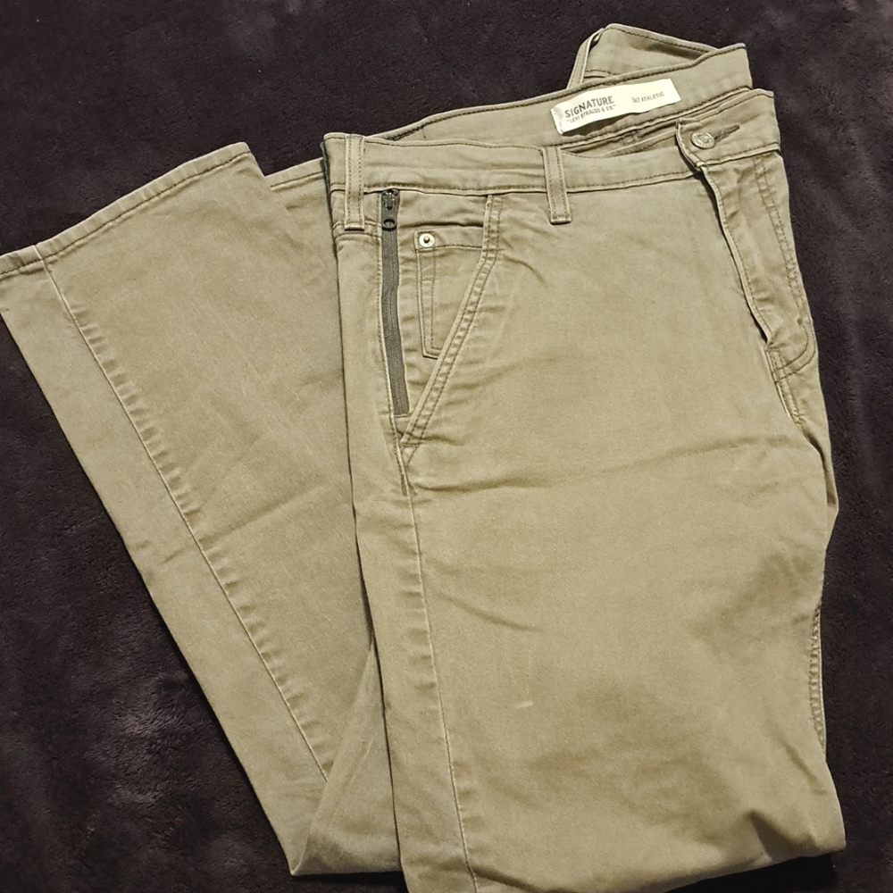 Signature By Levi Strauss & Co. Men’s Athletic Hybrid Chino 32x32
